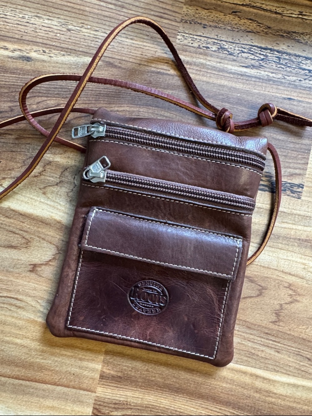 ROOTS Vintage Crossbody Bag BROWN Genuine LEATHER Made in CANADA